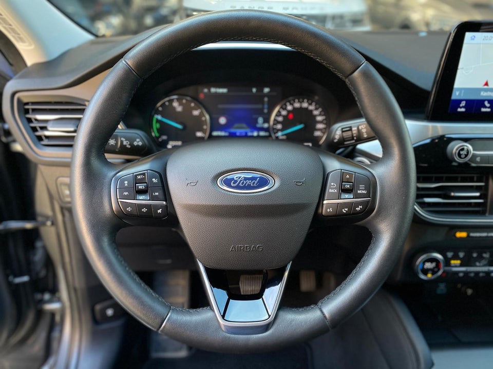 Ford Kuga 2,5 PHEV Titanium CVT 5d