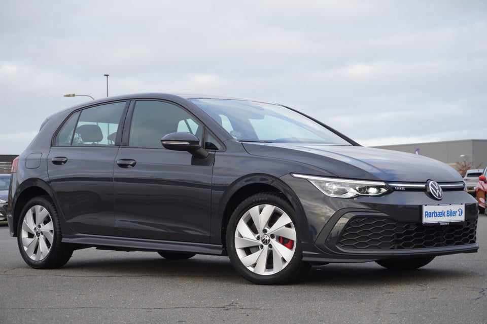 VW Golf VIII 1,4 GTE DSG 5d