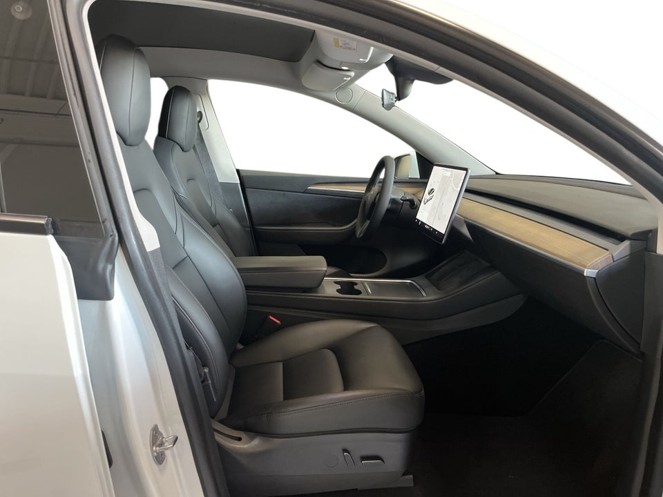 Tesla Model Y Long Range AWD 5d