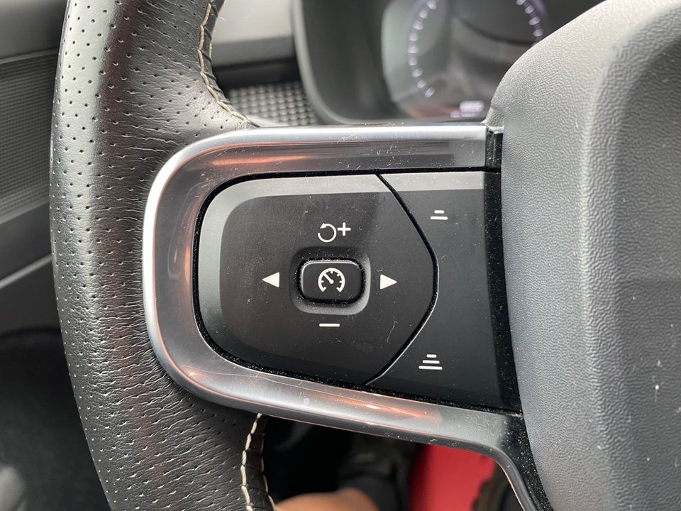 Volvo XC40 2,0 T4 190 R-Design aut. 5d