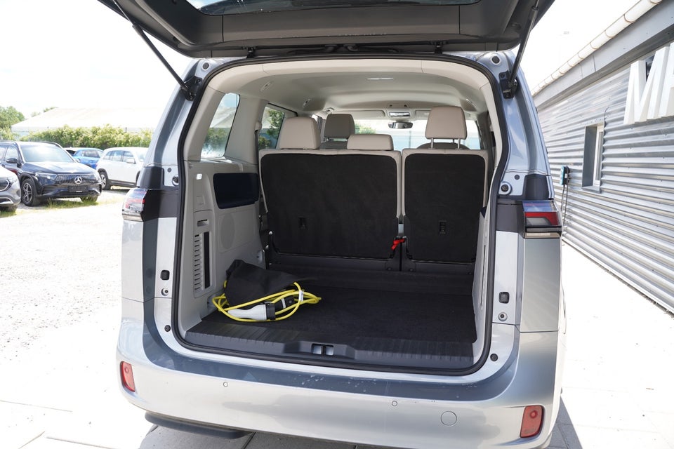 VW ID. Buzz 77 Pro Design SWB 5d