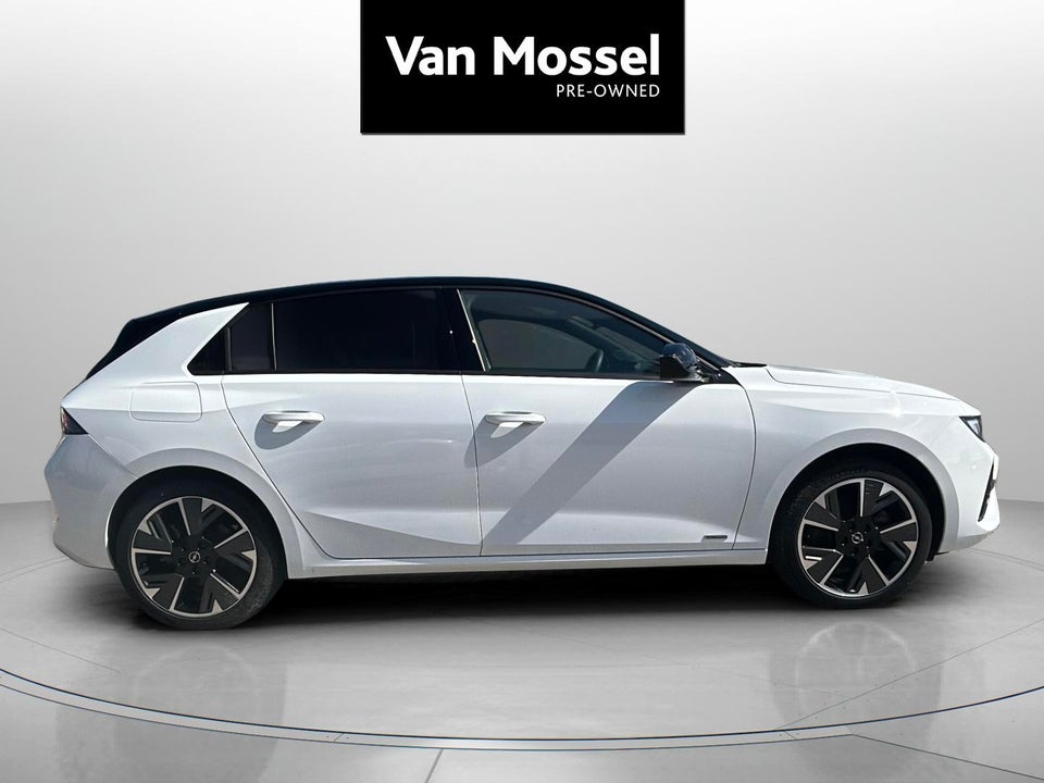 Opel Astra-e 54 Ultimate 5d