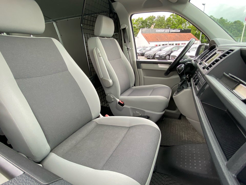 VW Transporter 2,0 TDi 180 Kassevogn DSG lang