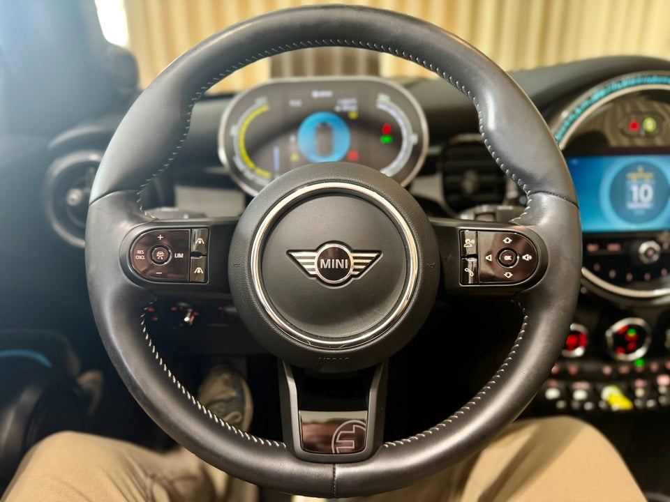 MINI Cooper SE Cabriolet 2d