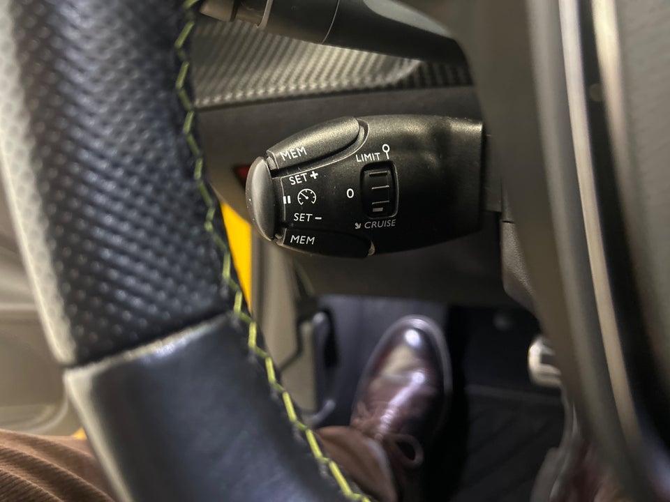 Peugeot e-208 50 GT 5d