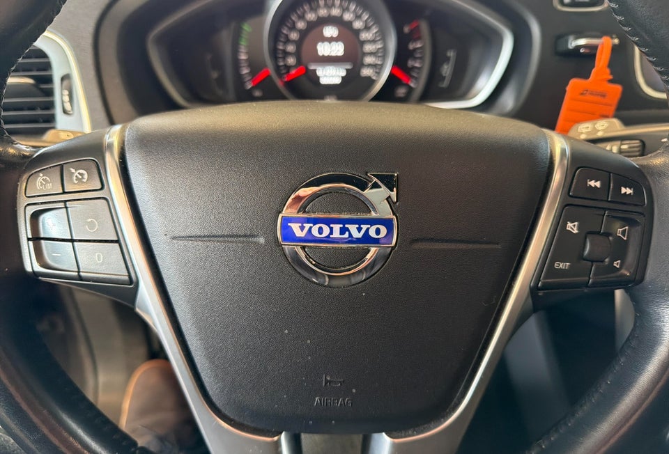 Volvo V40 CC 1,6 D2 115 Kinetic 5d