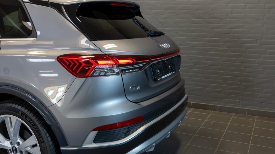 Audi Q4 e-tron 45 S-line 5d