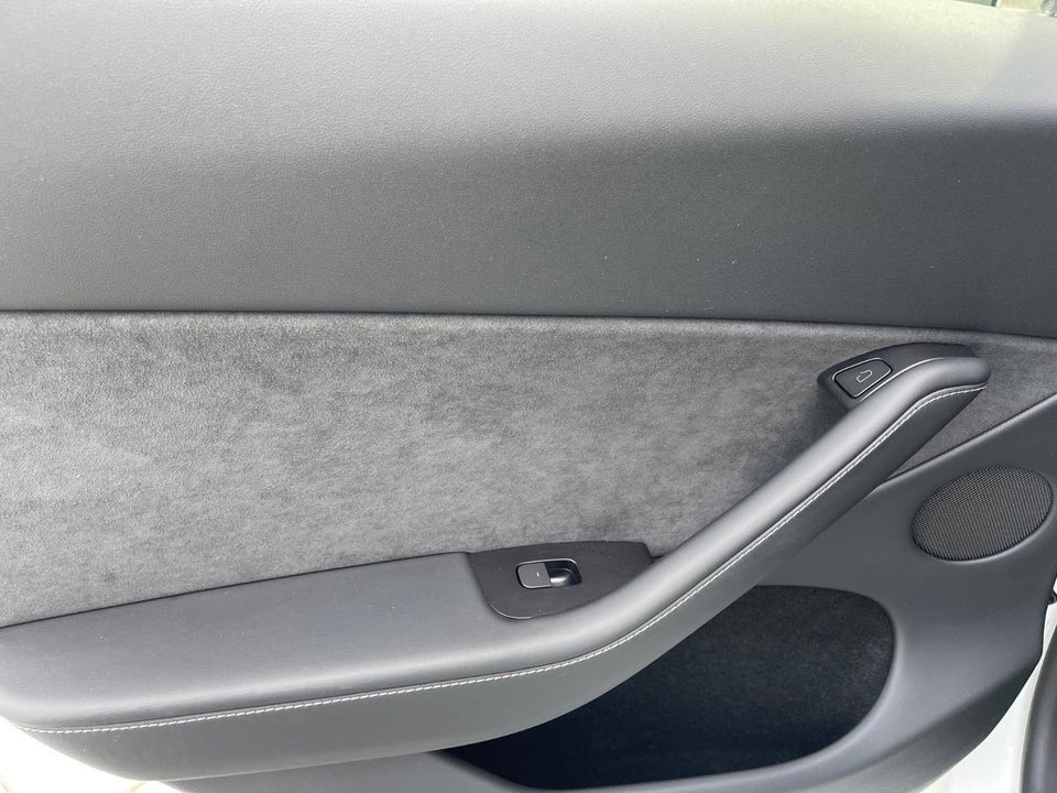 Tesla Model Y Long Range RWD 5d