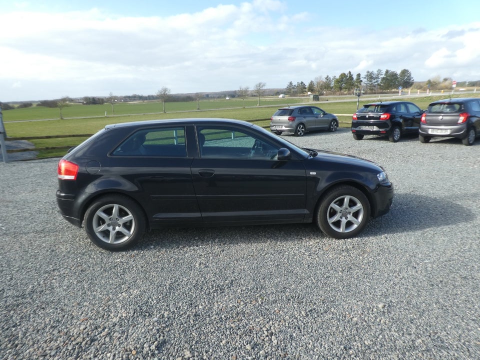 Audi A3 2,0 FSi Ambiente 3d