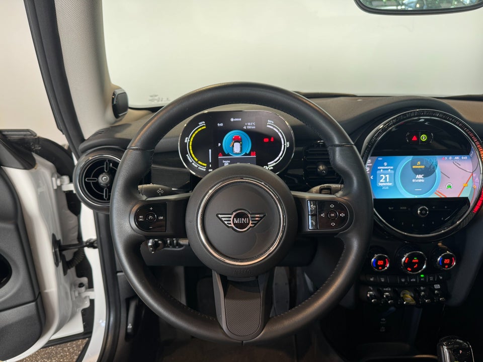 MINI Cooper SE Classic 3d