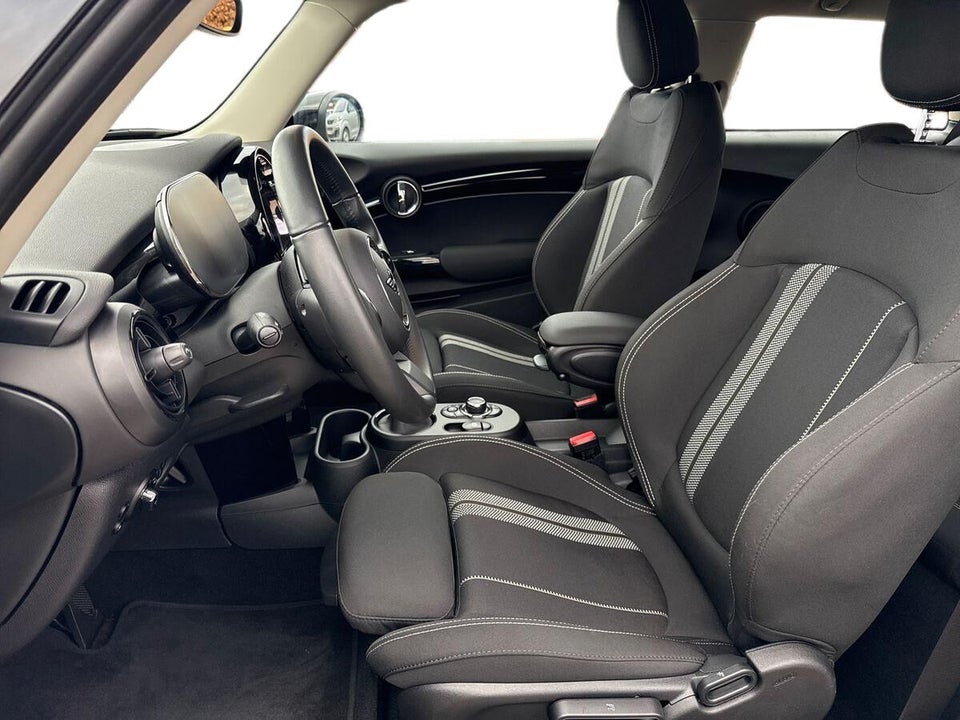 MINI Cooper SE Essential 3d