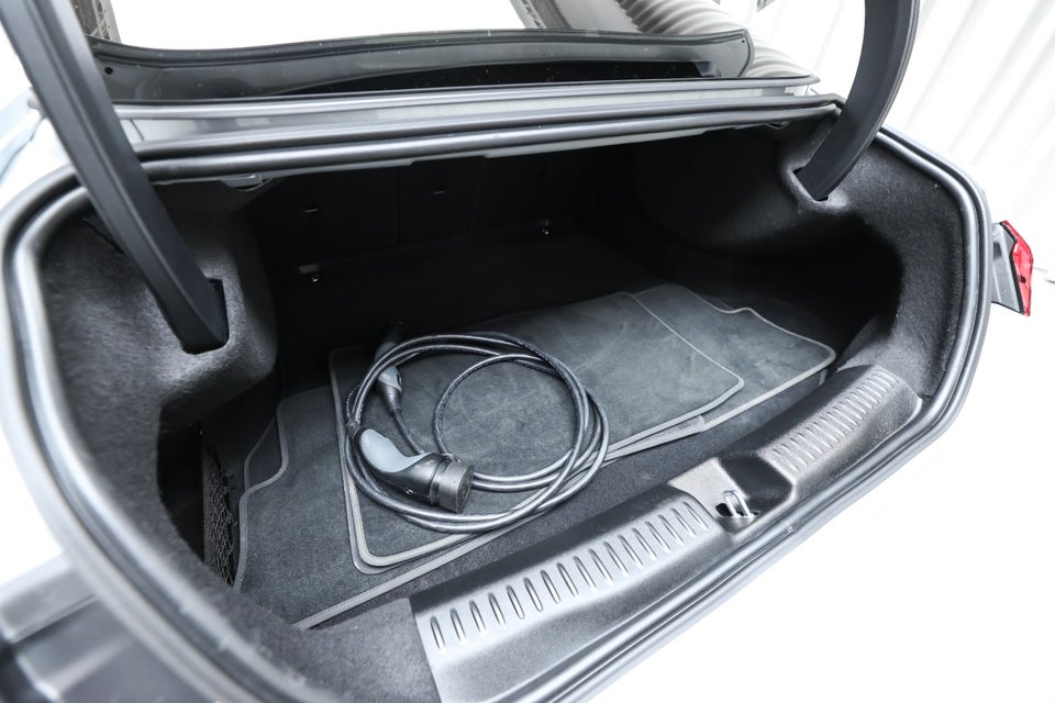Mercedes CLA250+ electric Progressive Premium 4d