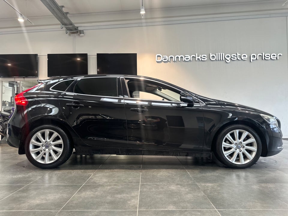 Volvo V40 CC 2,0 D3 150 Momentum aut. 5d