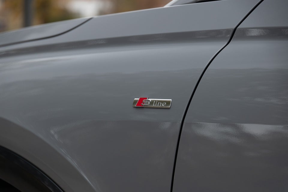 Audi Q4 e-tron 35 S-line 5d