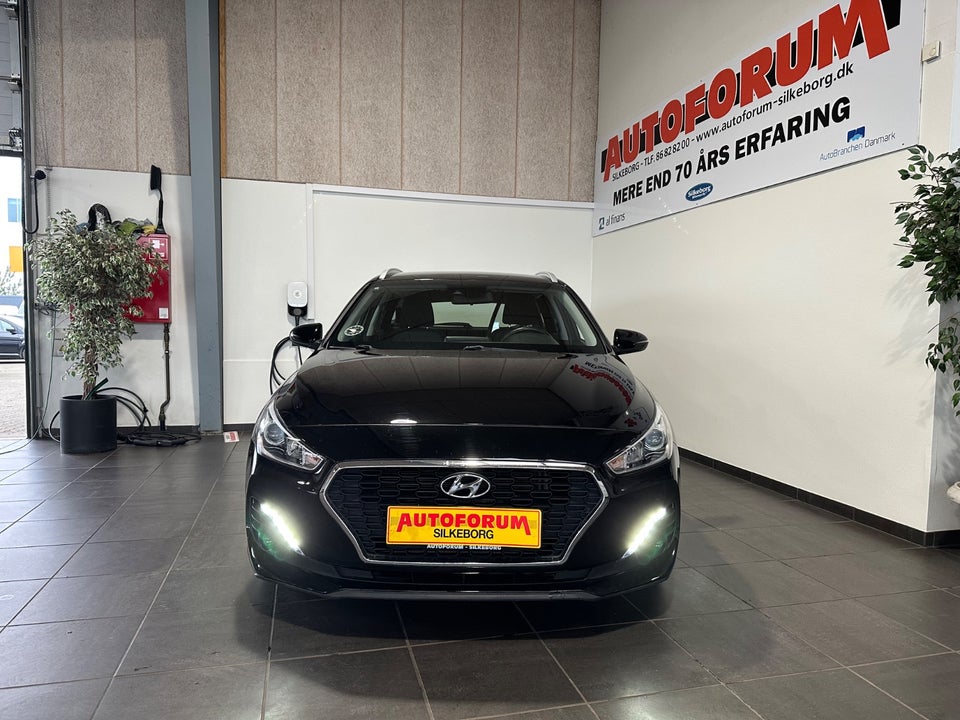 Hyundai i30 1,0 T-GDi Life Komfort stc. Van 5d