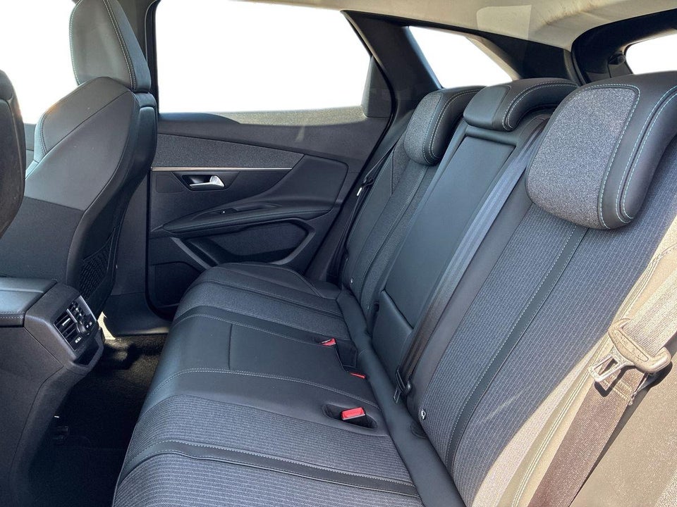 Peugeot 3008 1,6 Hybrid Allure Pack EAT8 5d