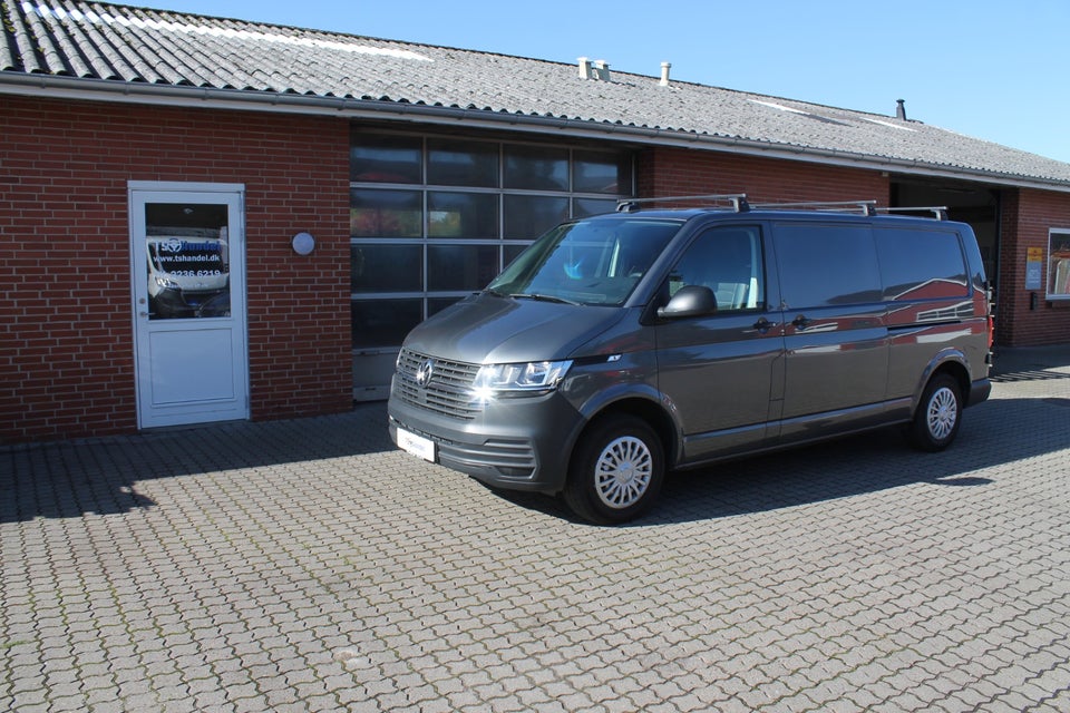 VW Transporter 2,0 TDi 110 Kassevogn lang