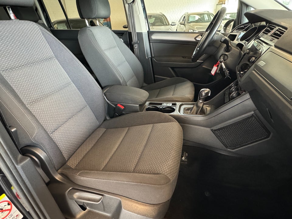 VW Touran 1,6 TDi 115 Comfortline DSG 7prs 5d