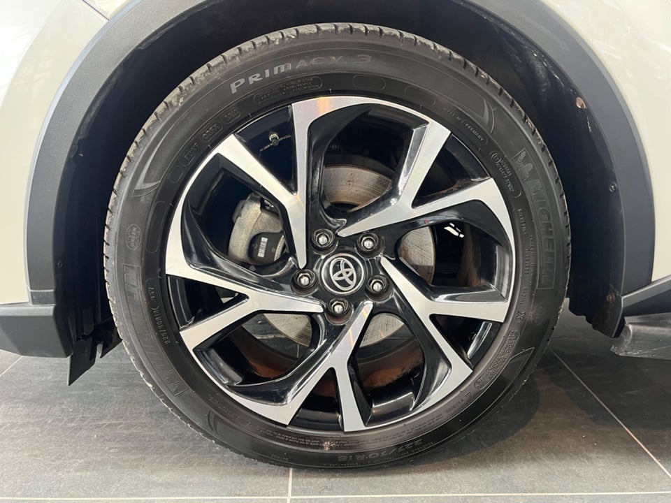 Toyota C-HR 1,8 Hybrid C-LUB Smart CVT 5d
