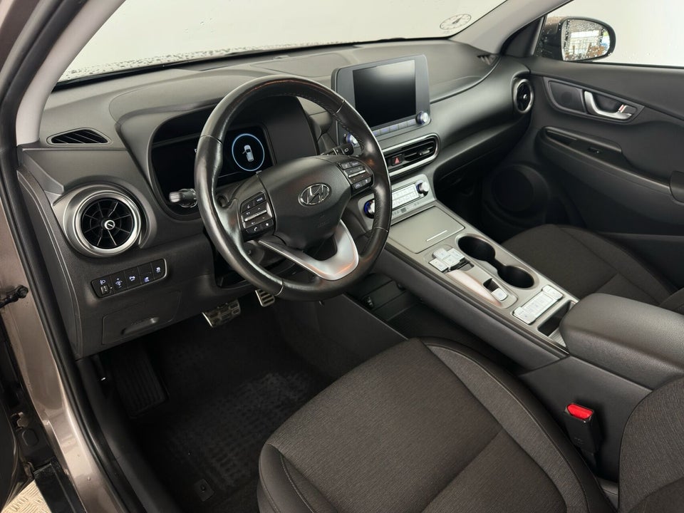 Hyundai Kona 39 EV Essential 5d