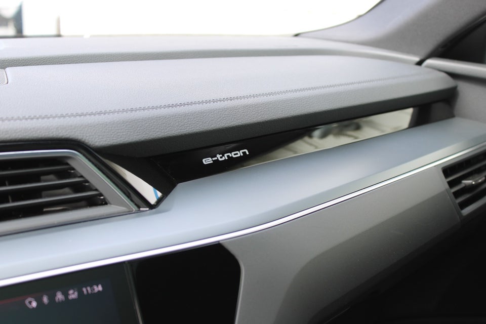 Audi Q8 e-tron 50 S-line quattro 5d