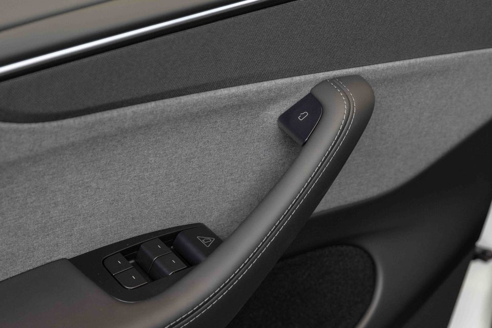 Tesla Model Y Long Range RWD 5d