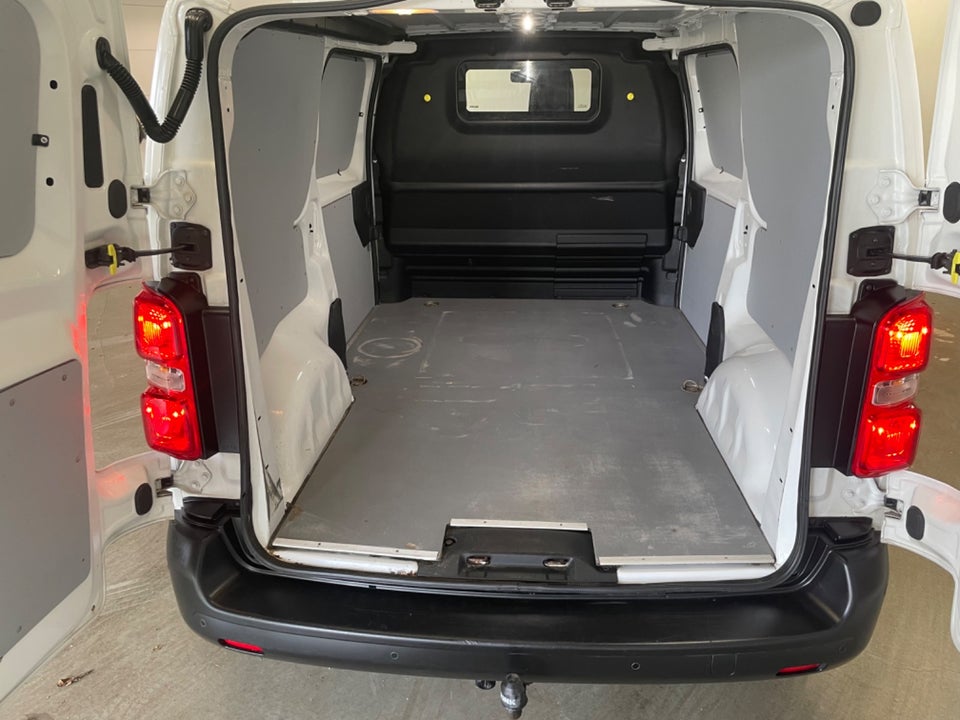 Toyota ProAce 2,0 D 122 Medium Comfort Master aut. 5d