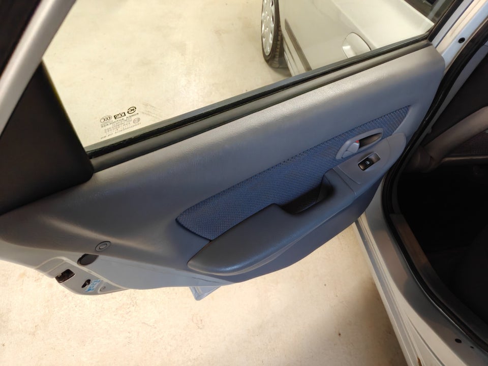 Hyundai Elantra 2,0 GLS Air 5d