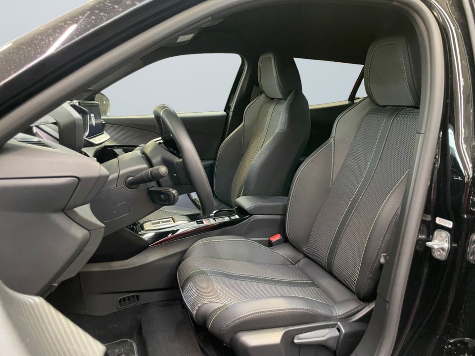 Peugeot e-2008 54 GT 5d