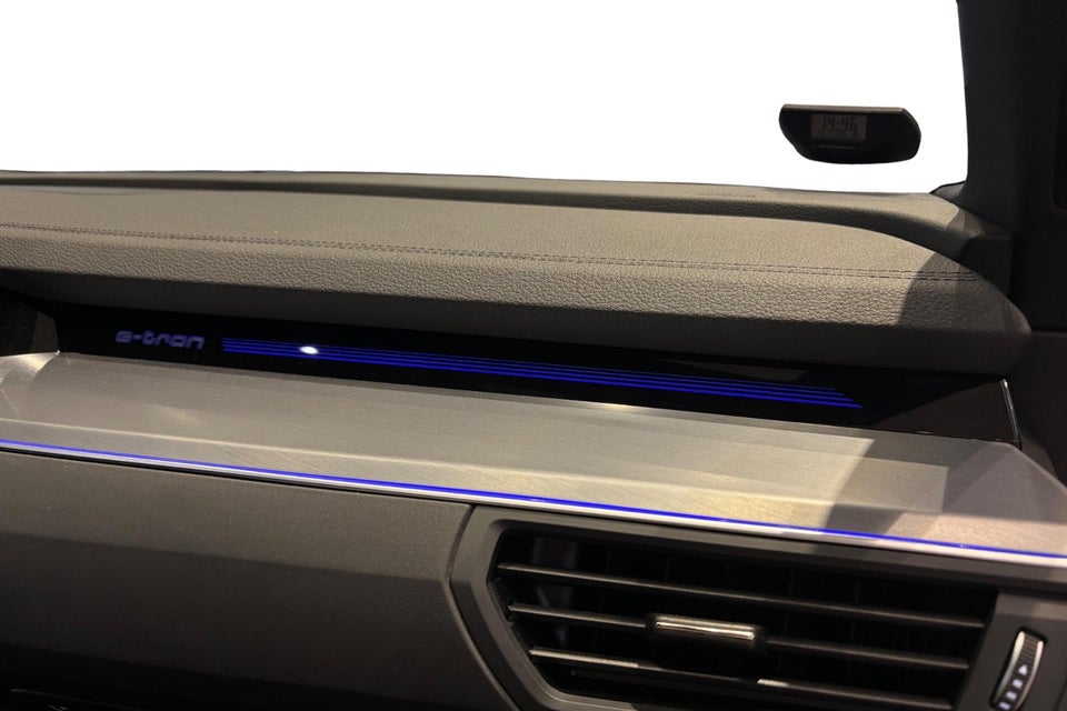 Audi Q8 e-tron 55 S-line quattro 5d