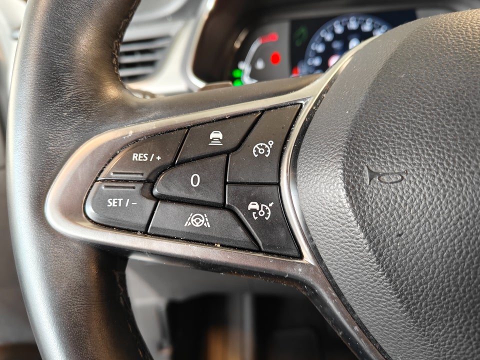 Renault Captur 1,3 TCe 140 Intens EDC 5d