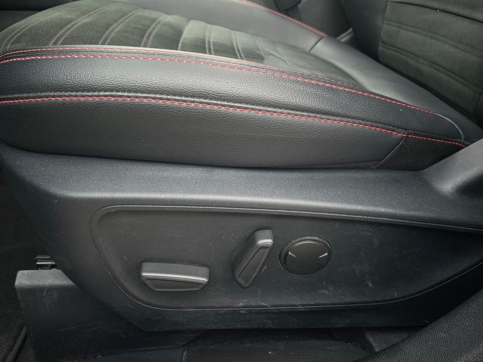 Ford Kuga 2,5 PHEV ST-Line X CVT 5d