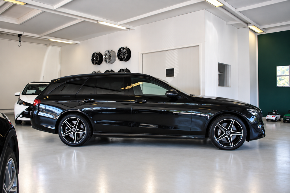 Mercedes E300 de 2,0 AMG Line stc. aut. 5d
