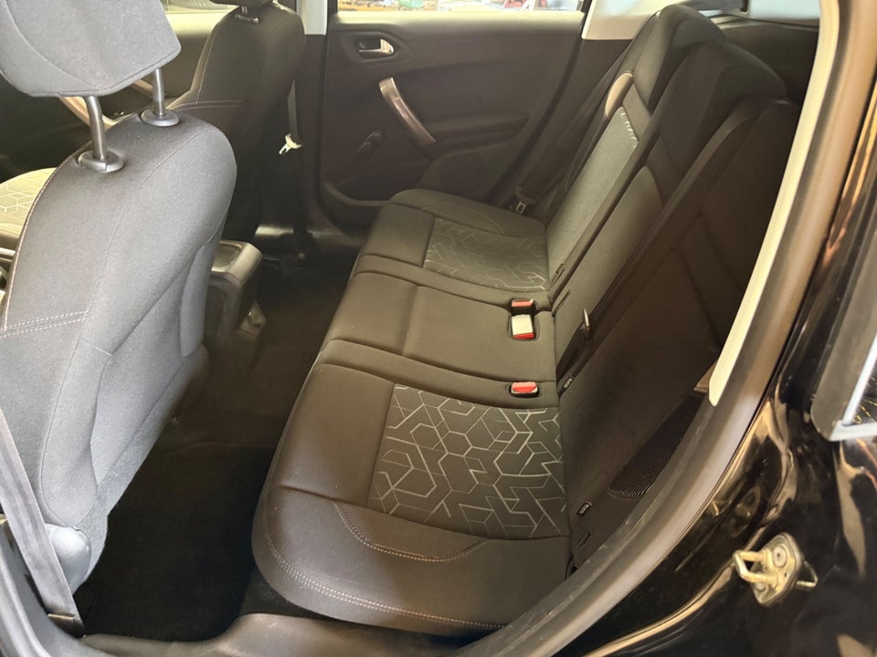 Peugeot 2008 1,2 VTi 82 Access 5d