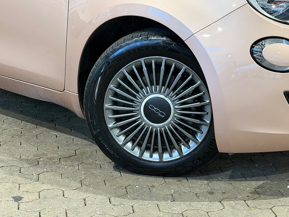 Fiat 500e 42 Icon 3d