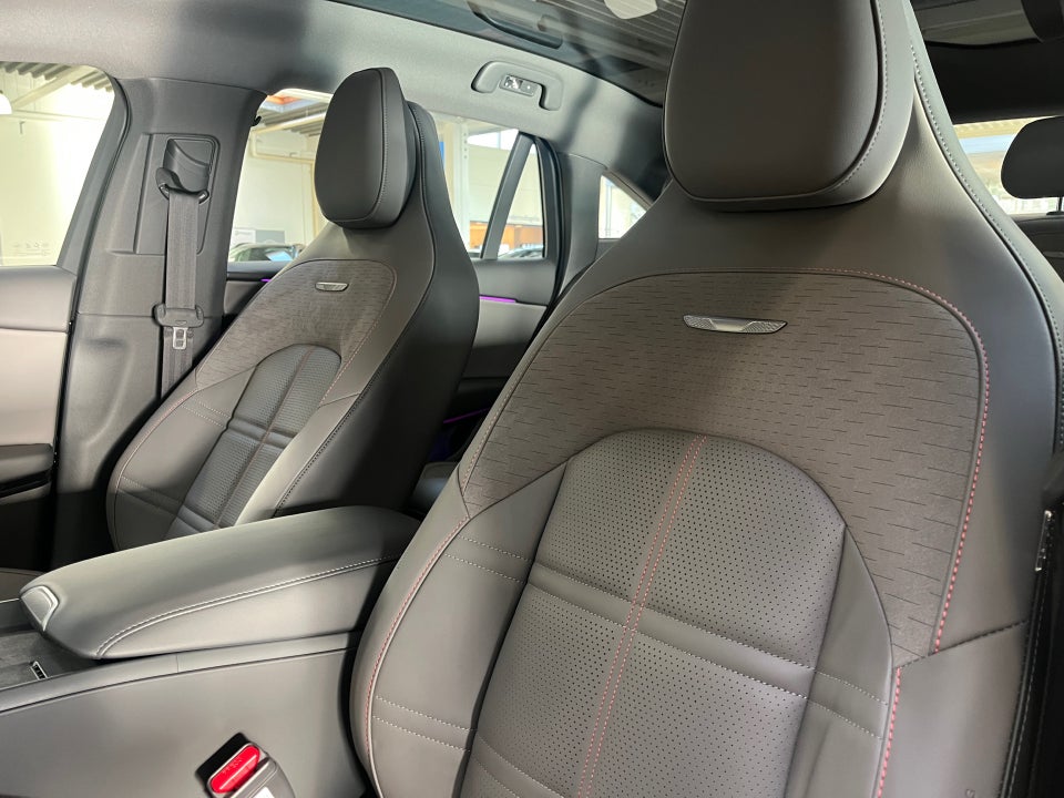 Hongqi EH7 111 Exclusive 4d