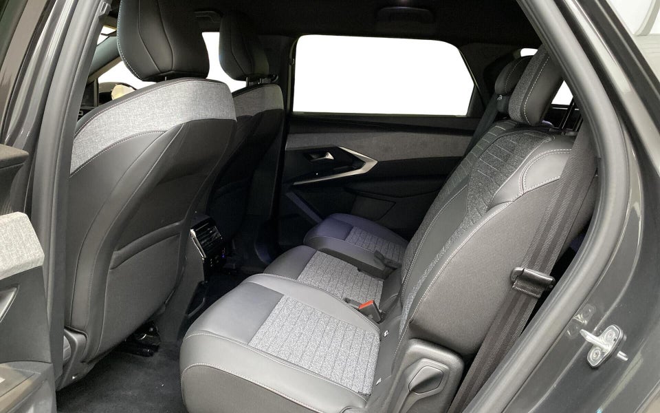 Peugeot e-5008 77 Allure 7prs 5d