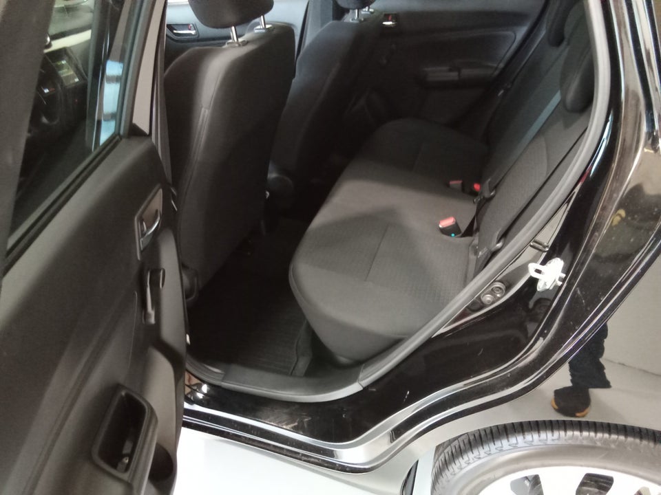 Suzuki Swift 1,2 Dualjet mHybrid Action 5d