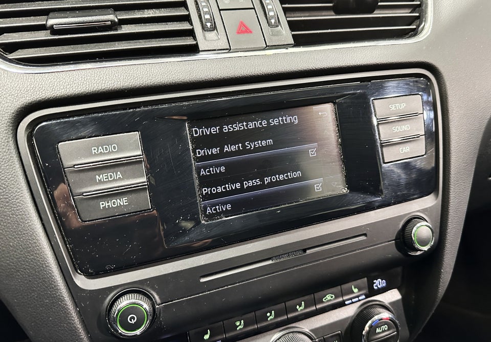 Skoda Octavia 1,6 TDi 105 Elegance 5d