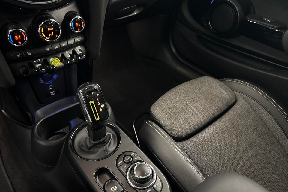 MINI Cooper SE Camden Edition 3d