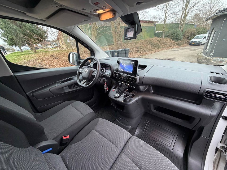 Toyota ProAce City 1,5 D 130 Long Comfort aut. 5d