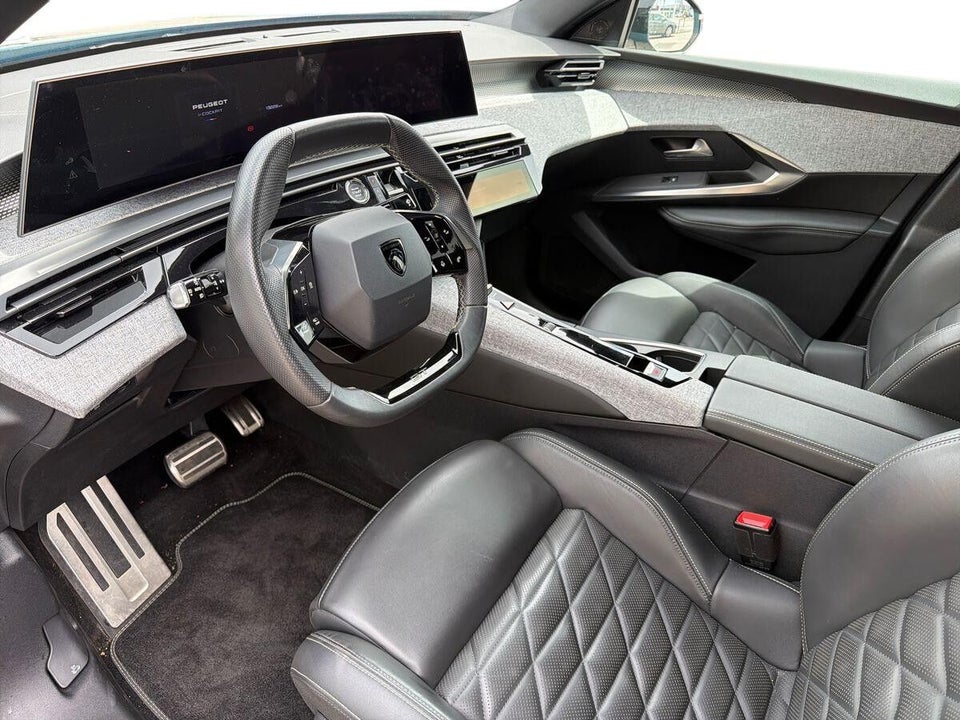 Peugeot e-3008 77 GT Pack 5d