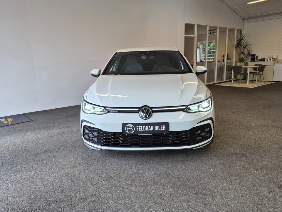 VW Golf VIII 1,4 GTE DSG 5d
