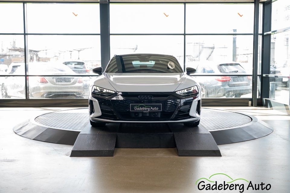 Audi e-tron GT quattro 4d
