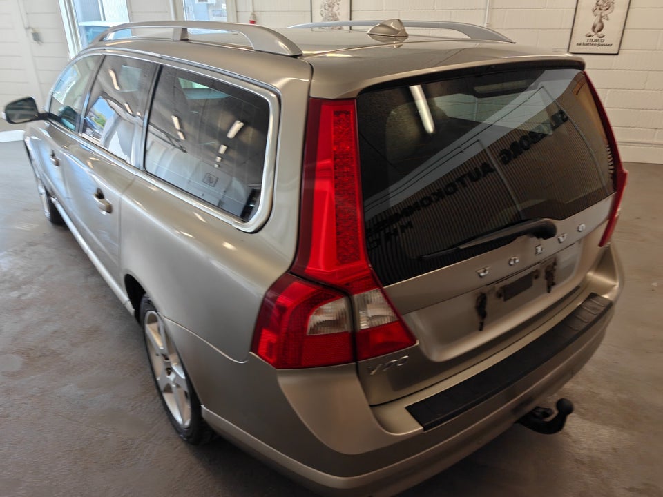 Volvo V70 2,4 D5 185 R-Design aut. 5d