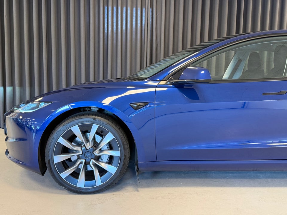 Tesla Model 3 Long Range AWD 4d