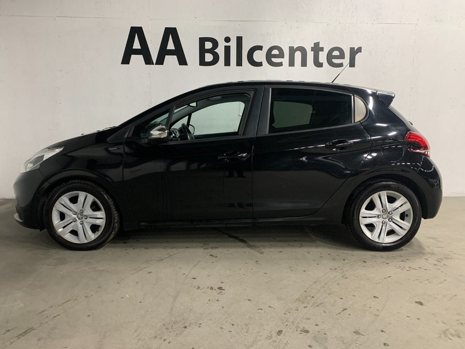 Peugeot 208 1,5 BlueHDi 100 Signature Sky 5d