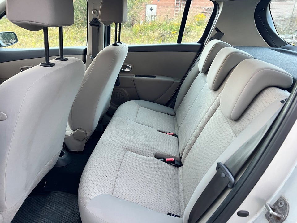 Renault Clio III 1,5 dCi 68 Authentique 5d