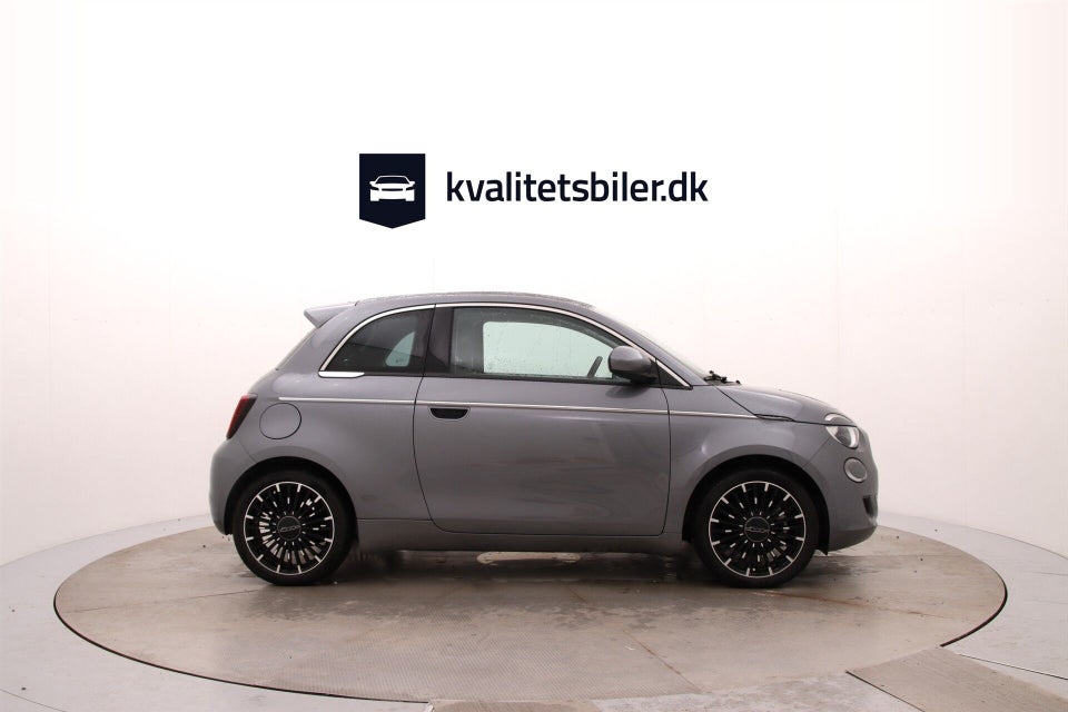 Fiat 500e 42 Icon 3d