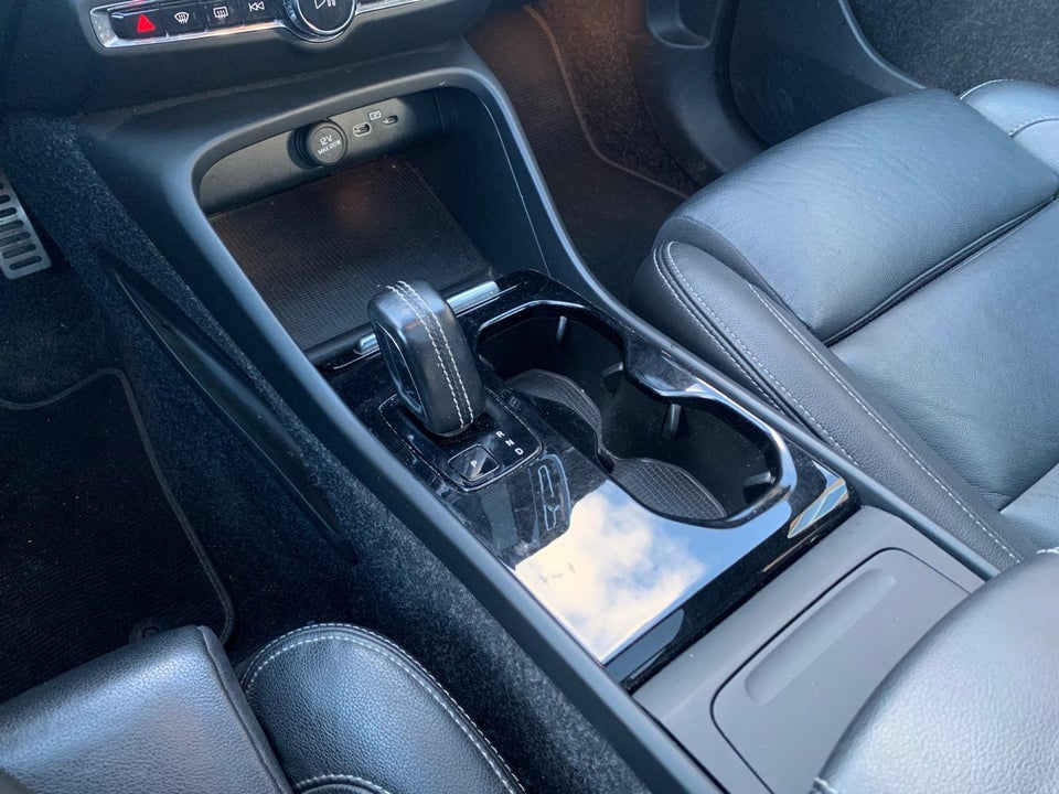 Volvo XC40 P8 ReCharge Twin R-Design 5d